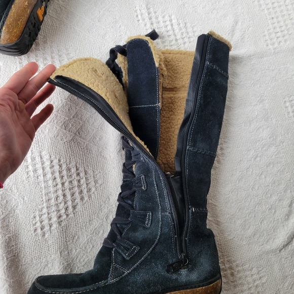 Timberland, Grandy EatherKeepers, Waterproof Suede Zip Up Sherpa Lined Boot - Picture 8 of 12